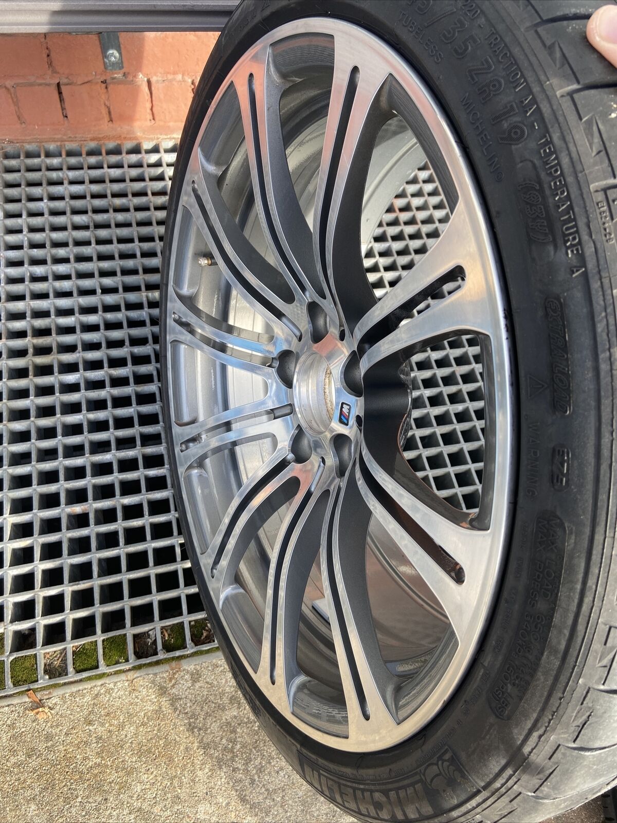 1x BMW E92 E93 E90 M3 M220 ALUFELGE 245 35 ZR19 93Y MICHELIN 8.5J 2283555 IS29