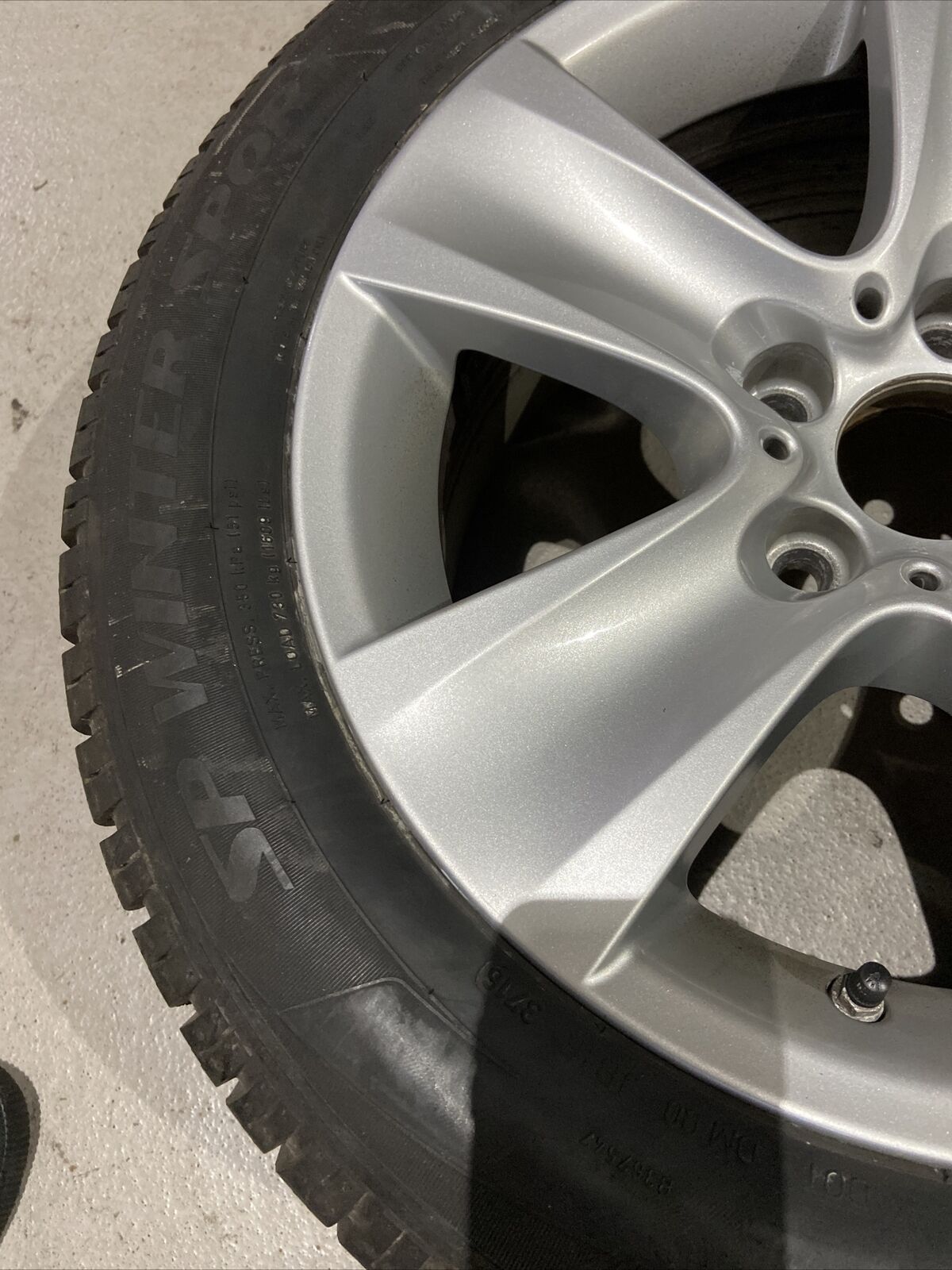 BMW F10 F11 Styling 327 Alufelgen WINTERREIFEN DUNLOP 225 55 R17 97H RSC 6790172