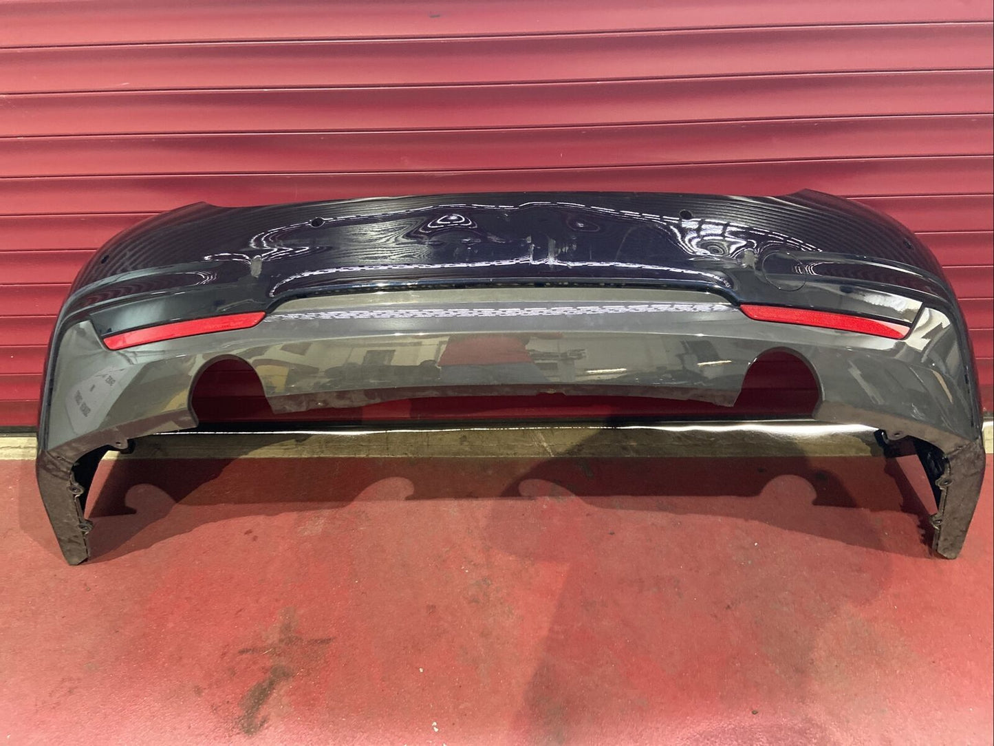 BMW F32 F33 F36 M PAKET Stoßstange mit Diffusor PDC hinten 3x Aufnahme 8054564