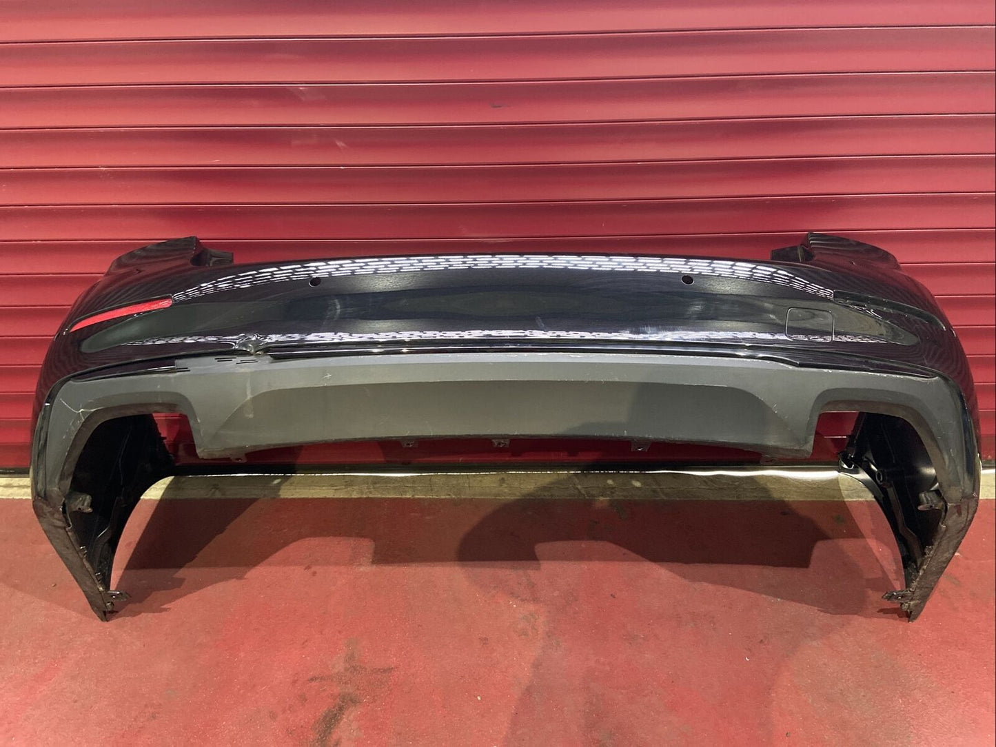 BMW G30 LCI Stoßstange hinten 9498613 inkl 3x Führung links rechts mitte