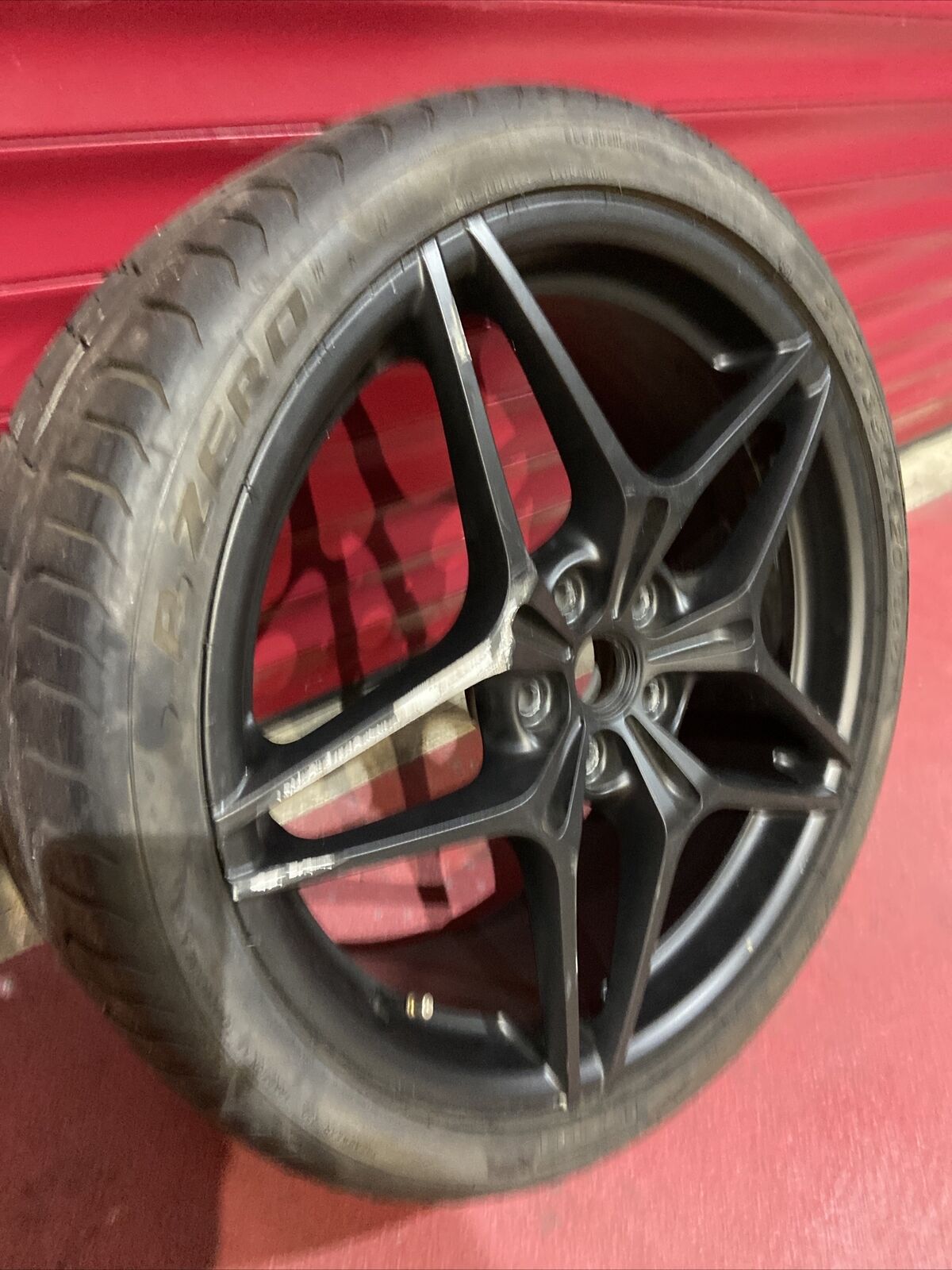 1x FERRARI CALIFORNIA T 8Jx 20 ALUFELGE 37623 B 37872 Schwarz 37874 245 35 ZR20