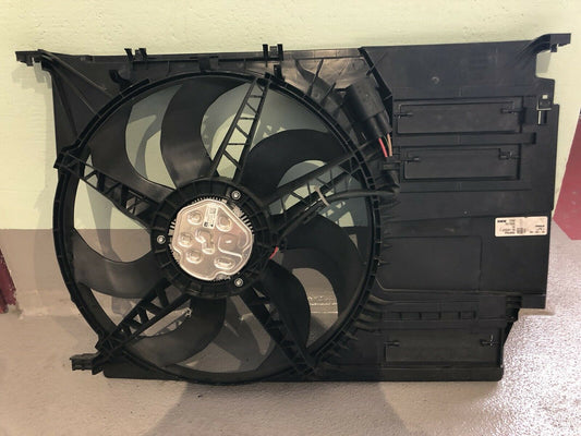 BMW X1 F48 F45 F46 MINI F55 Lüfterzarge 7617609 mit Lüfter Ventilator 7636070