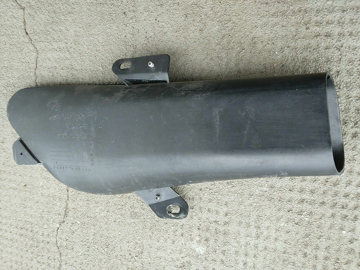 Original Ferrari Luftauslasskanal vorne links Kotflügel Luftkanal 84243700