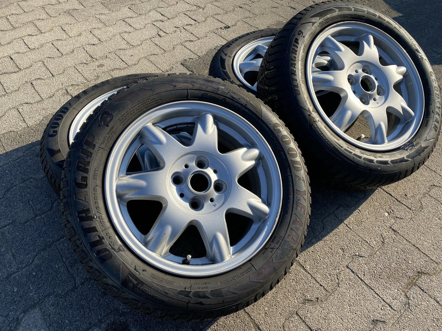 MINI COOPER R56 R50 Alufelgen Delta SPOKE 96 SOMMERREIFEN 175 65 R15 84H 6768972