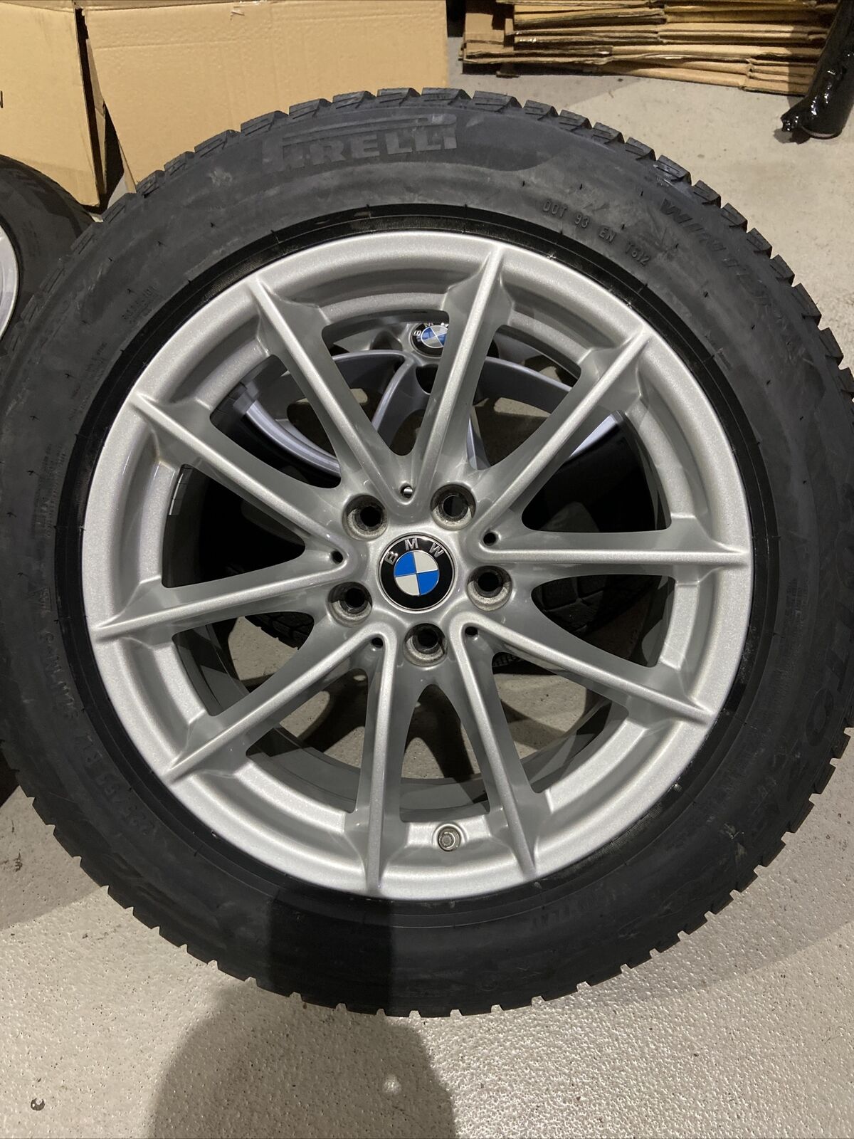 ORIGINAL BMW G30 G31 Styling 618 Alufelgen 6868217 WINTERREIFEN PIRELLI RSC RDCI