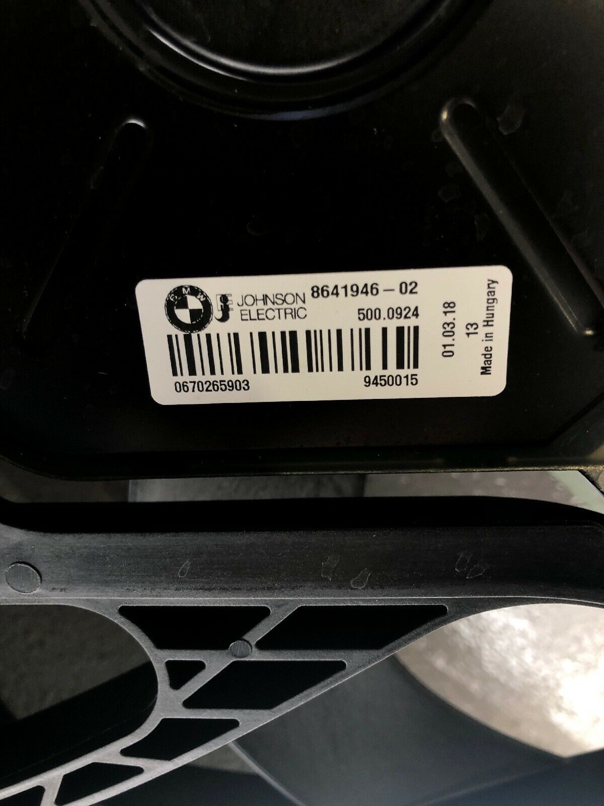 BMW F30 F31 LCI FACEL. F32 F33 F36 BENZIN Lüfterzarge Lüfter Ventilator 8625439