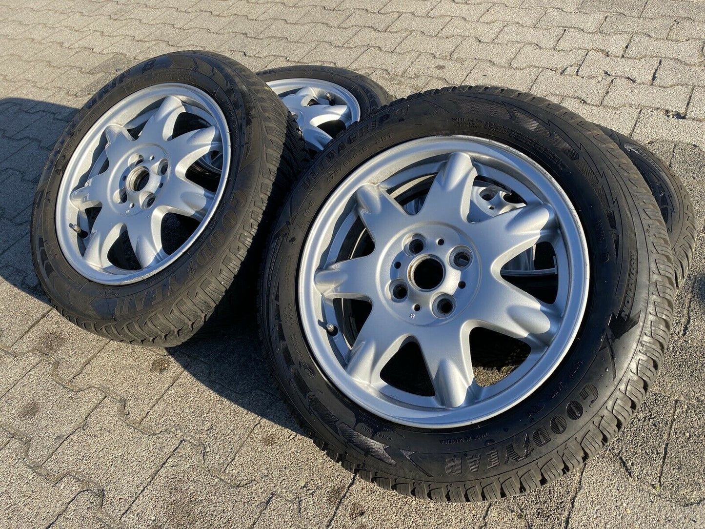 MINI COOPER R56 R50 Alufelgen Delta SPOKE 96 SOMMERREIFEN 175 65 R15 84H 6768972