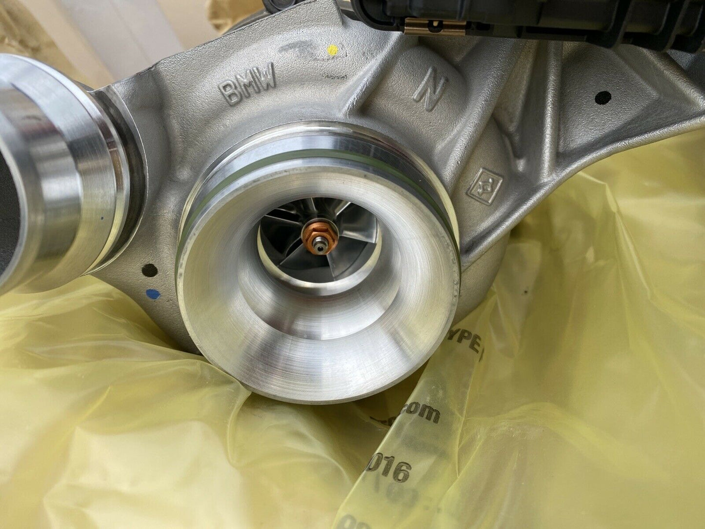 ORIG BMW NEUER F20 F21 F30 F31 F32 F34 X3 F25 E90 LCI F10 F11 TURBOLADER 8519476