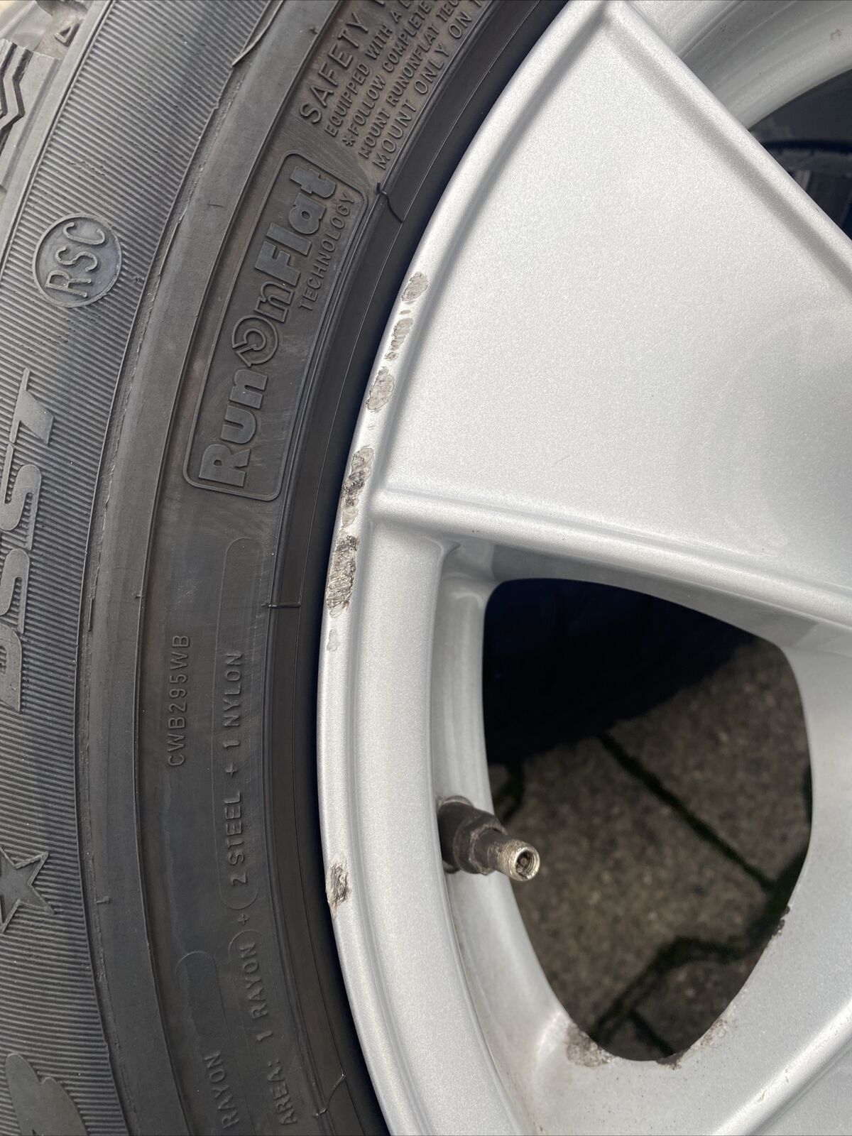 BMW E90 E91 E92 Alufelgen DUNLOP 205 55 R16 91H WINTERREIFEN RSC ALUTEC KBA47013