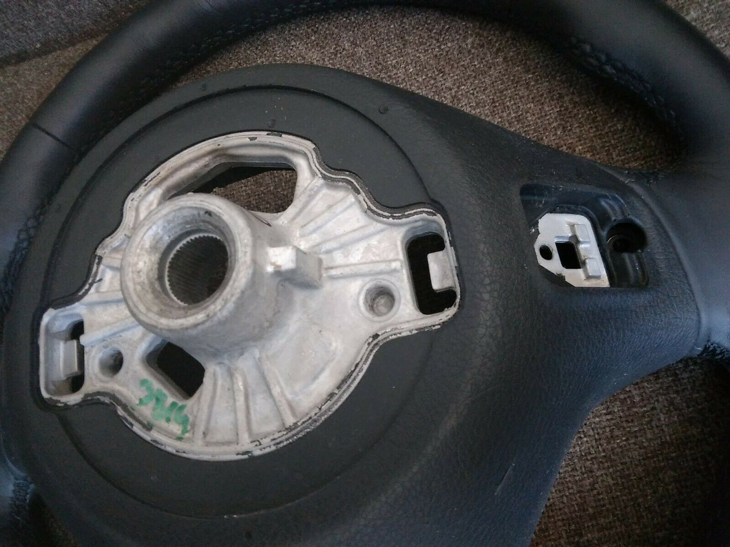 BMW F20 F22 F30 F31 F34 F35 Lenkrad Lederlenkrad 6854753 M SPORT Schaltwippen
