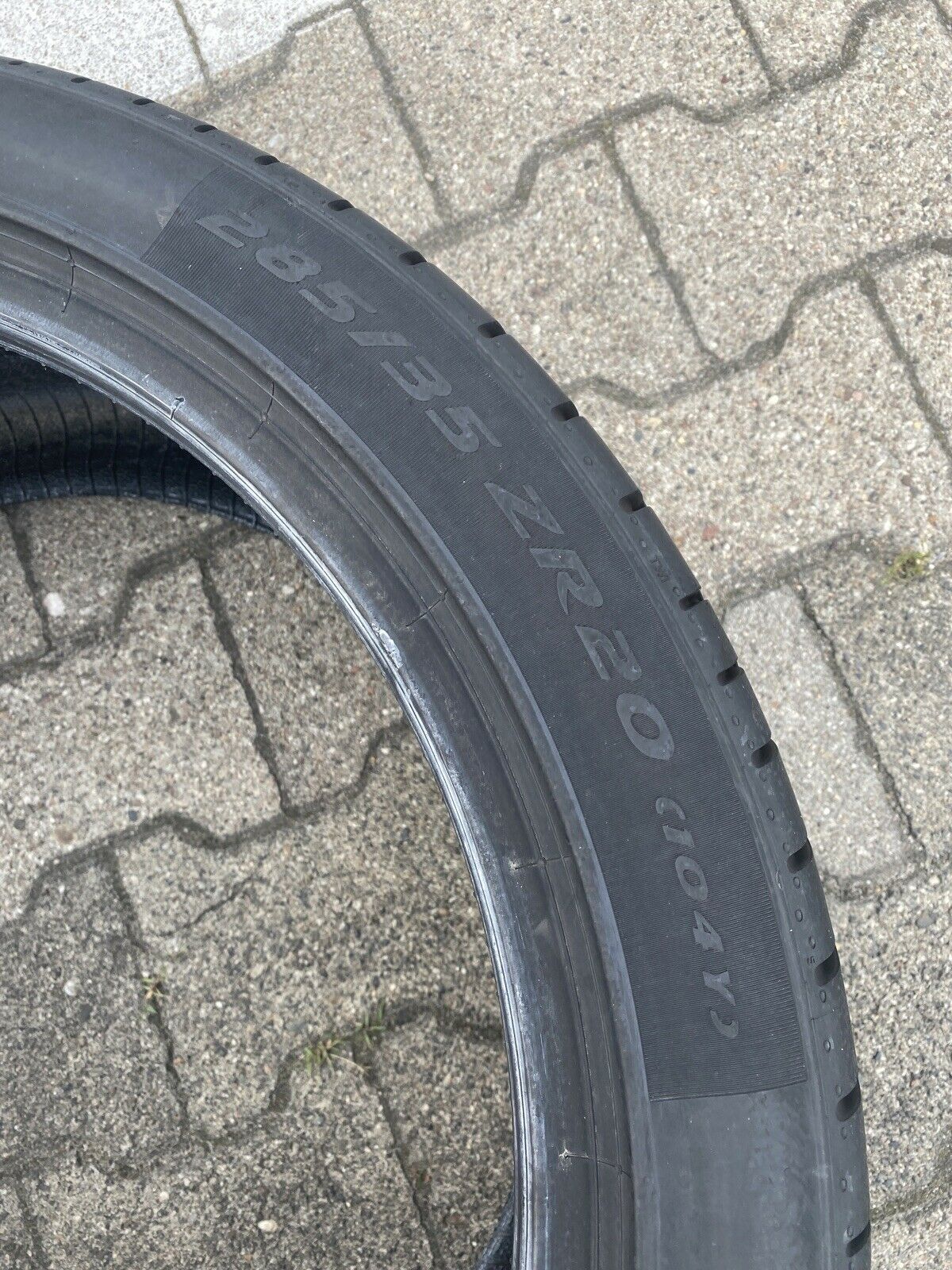 1x ASTON MARTIN SOMMERREIFEN HINTEN 285 35 ZR20 104Y F03 Pirelli P ZERO TM