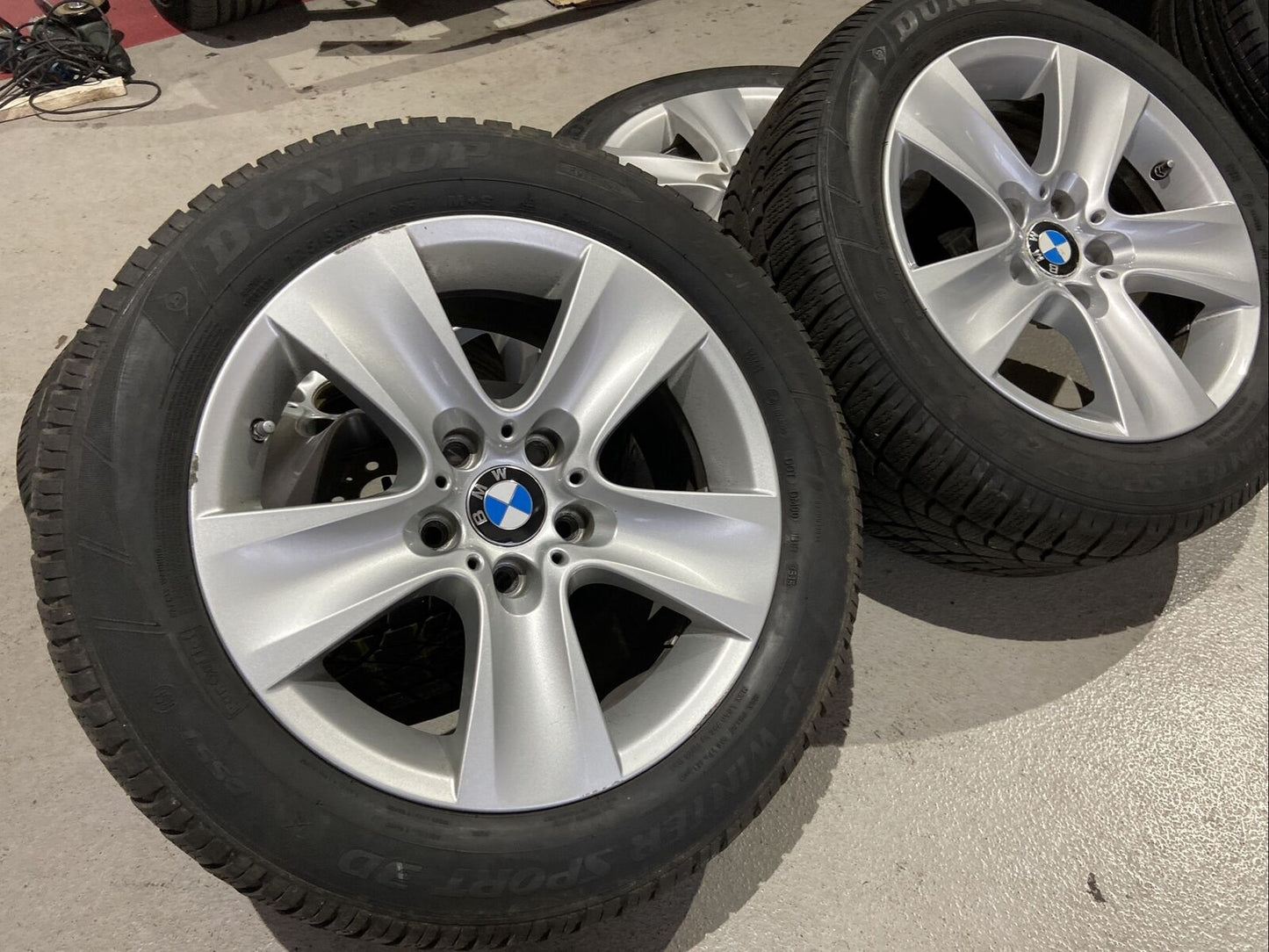 BMW F10 F11 Styling 327 Alufelgen WINTERREIFEN DUNLOP 225 55 R17 97H RSC 6790172