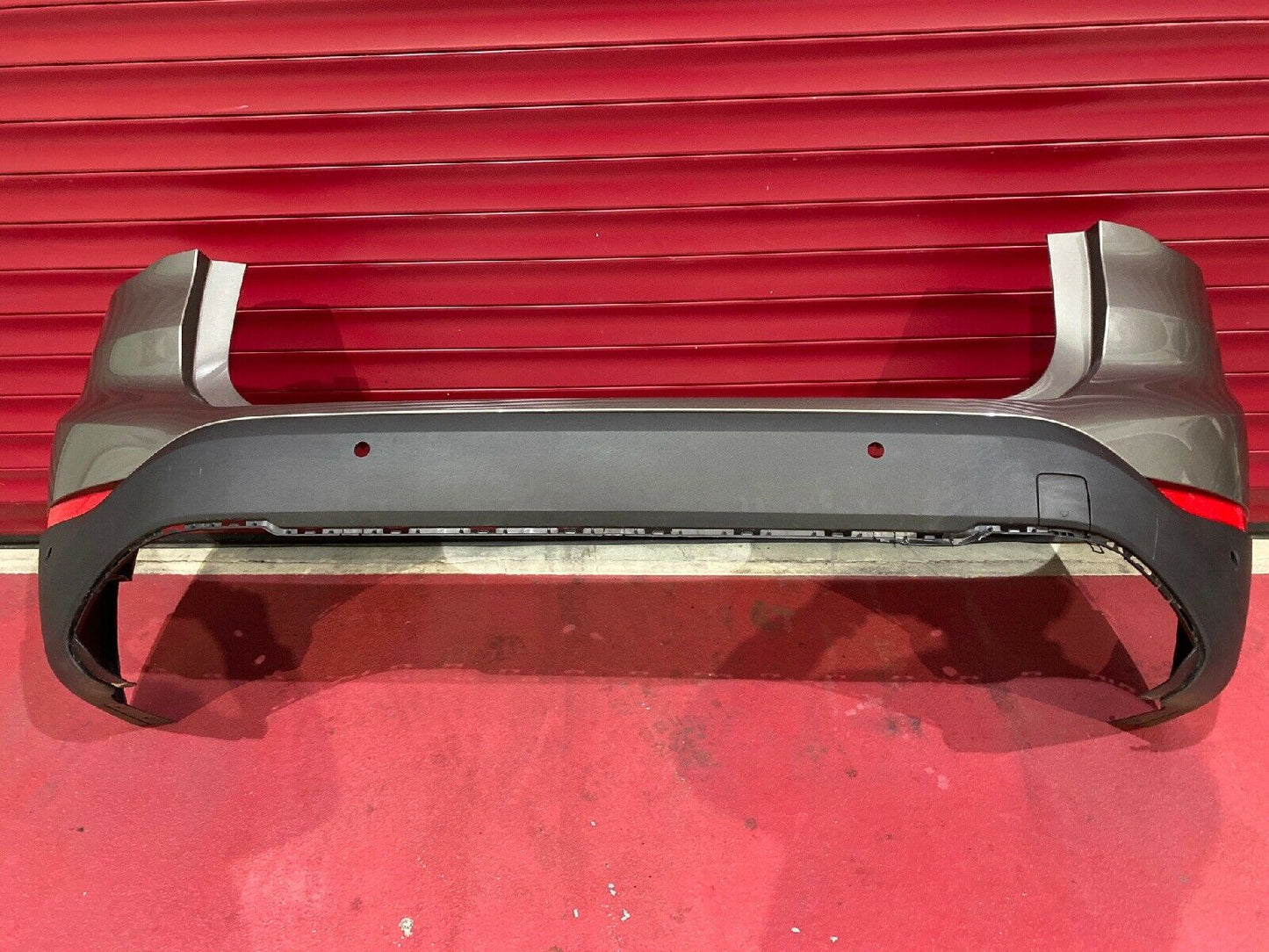 BMW X1 F48 NEUESTE MODELL Stoßstange 7355260 MITTE 7355271 mit PDC