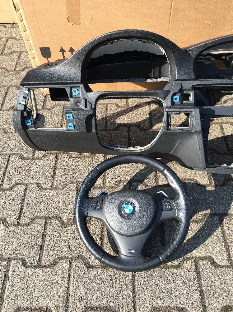 BMW E90 E91 E92 E93 ARMATURENBRETT NAVI AUSSP SCHWARZ 9120325 oh. GETRÄNKEHALTER