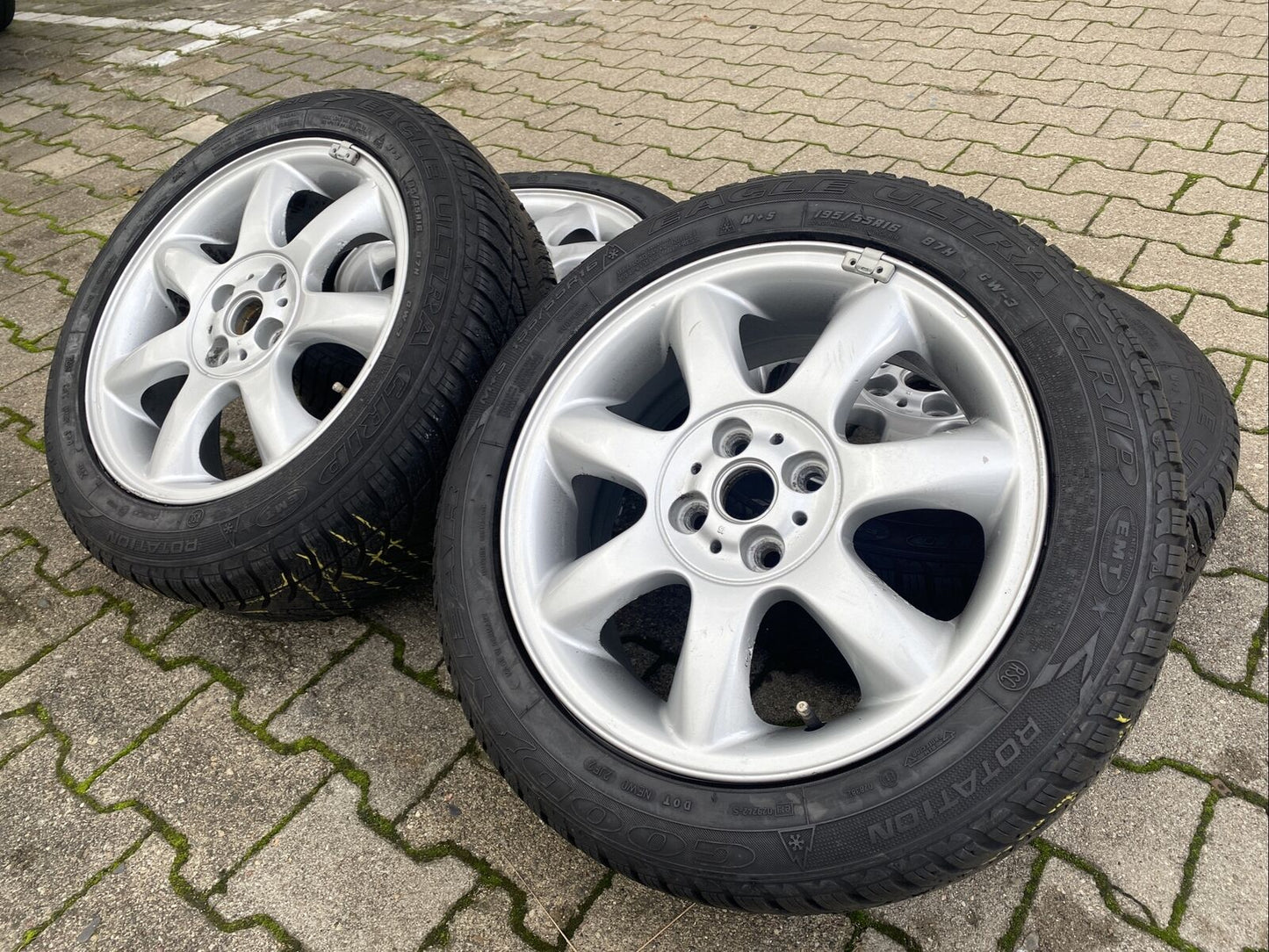 MINI COOPER R56 R50 ALUFELGEN Spoke 94 WINTERREIFEN RSC 195 55 R16 87H 6775684