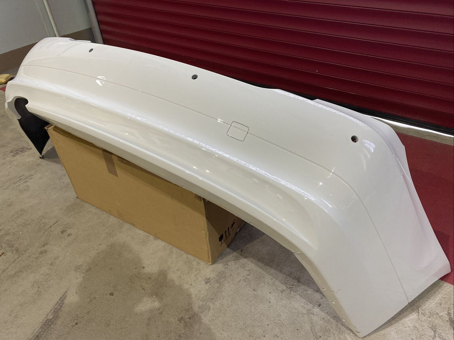 ORIGINAL BMW E90 LCI Facelift Limousine Stoßstange PDC Löcher Alpinweiss