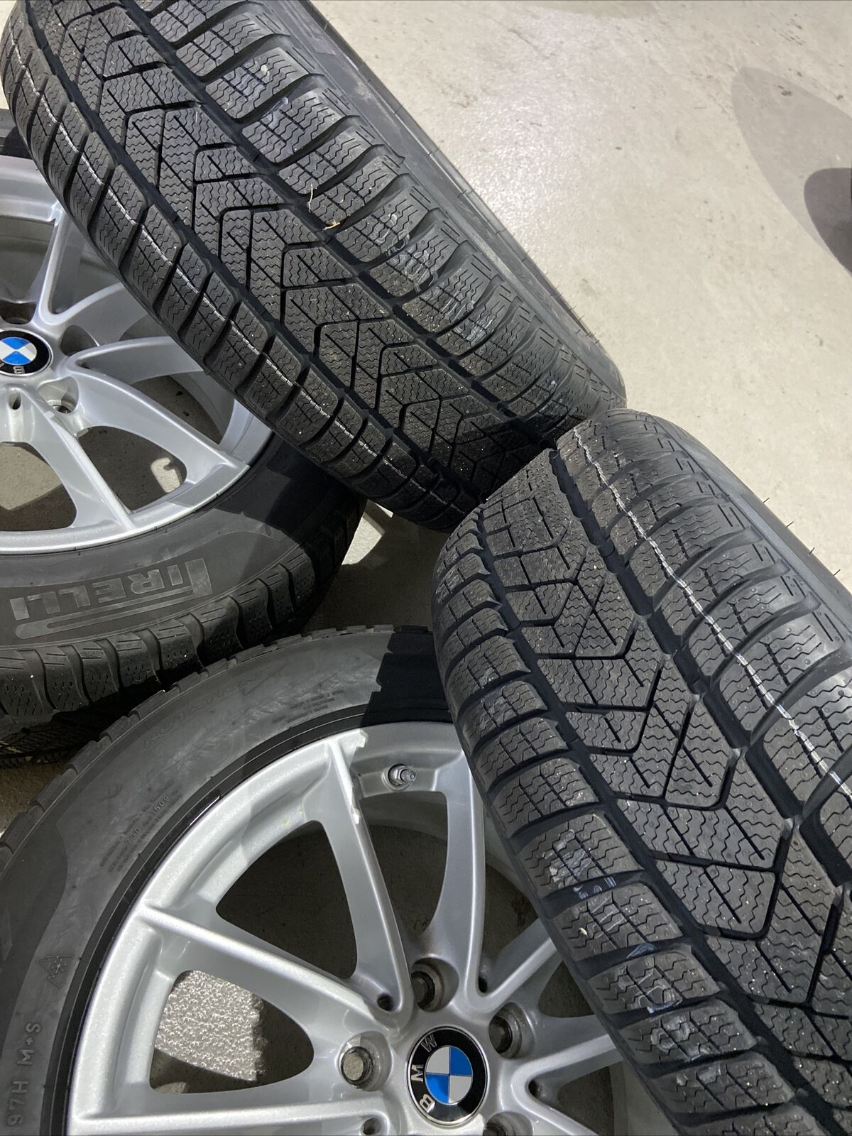 ORIGINAL BMW G30 G31 Styling 618 Alufelgen 6868217 WINTERREIFEN PIRELLI RSC RDCI