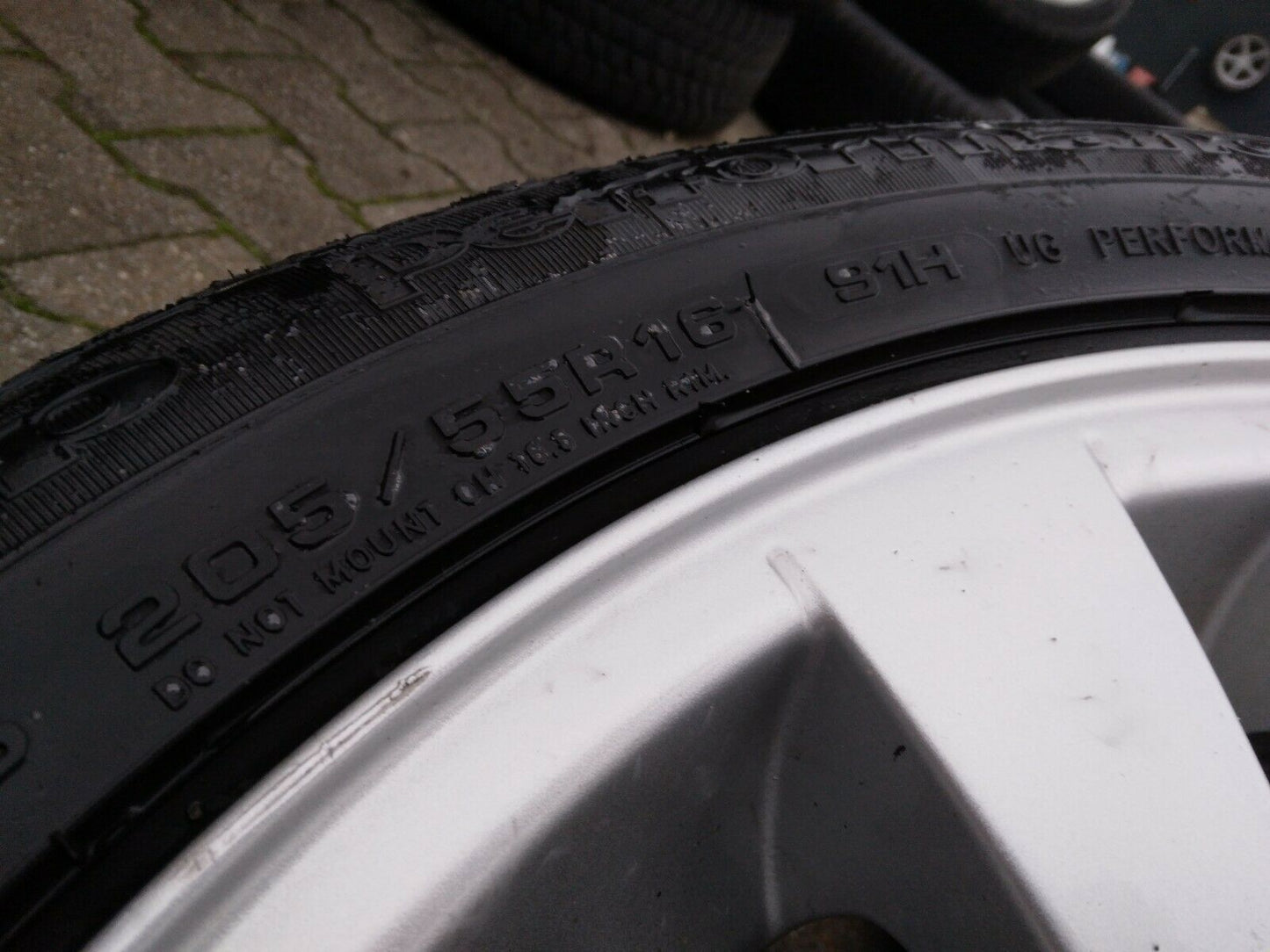 BMW E90 E91 Alufelgen 6775595 Styling 156 Winterreifen 205 55 R16 91H Goodyear