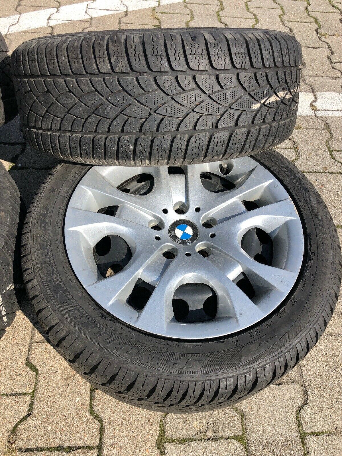 BMW X1 E84 Winterreifen 225 50 R17 94H DUNLOP SP WINTER SPORT 3D m RADKAPPEN