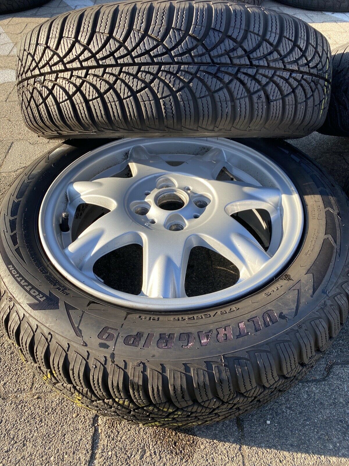 MINI COOPER R56 R50 Alufelgen Delta SPOKE 96 SOMMERREIFEN 175 65 R15 84H 6768972
