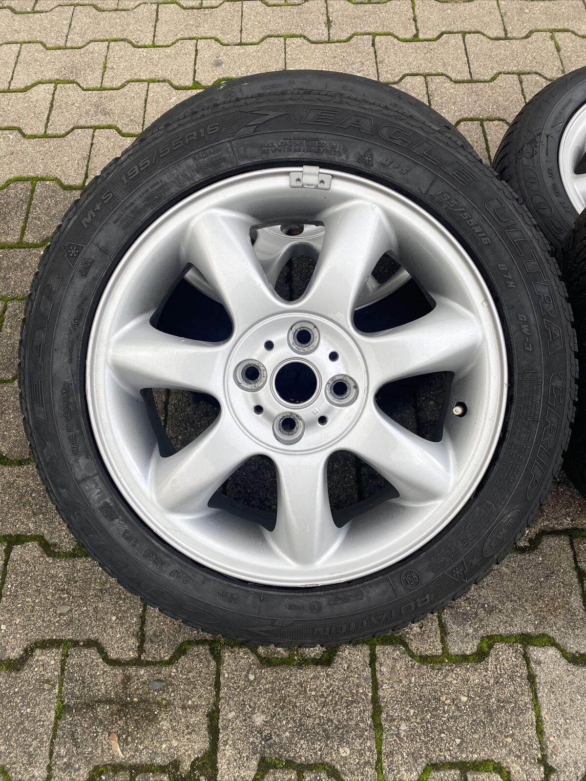 MINI COOPER R56 R50 ALUFELGEN Spoke 94 WINTERREIFEN RSC 195 55 R16 87H 6775684