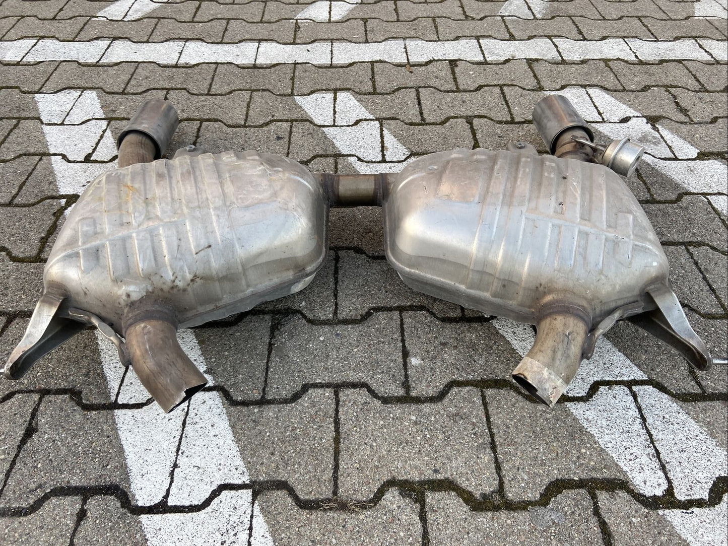 BMW E92 E93 KLAPPENAUSPUFF 335 Auspuff Endschalldämpfer Auspuffanlage 7594772