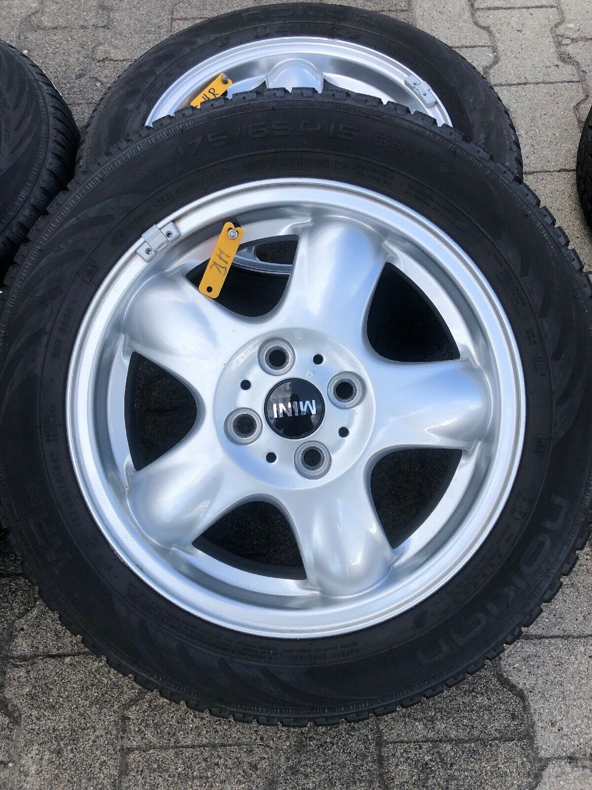 ORIG MINI COOPER R56 R50 Alufelgen 5 Star Winterreifen 175 65 R15 84T TN 6768498
