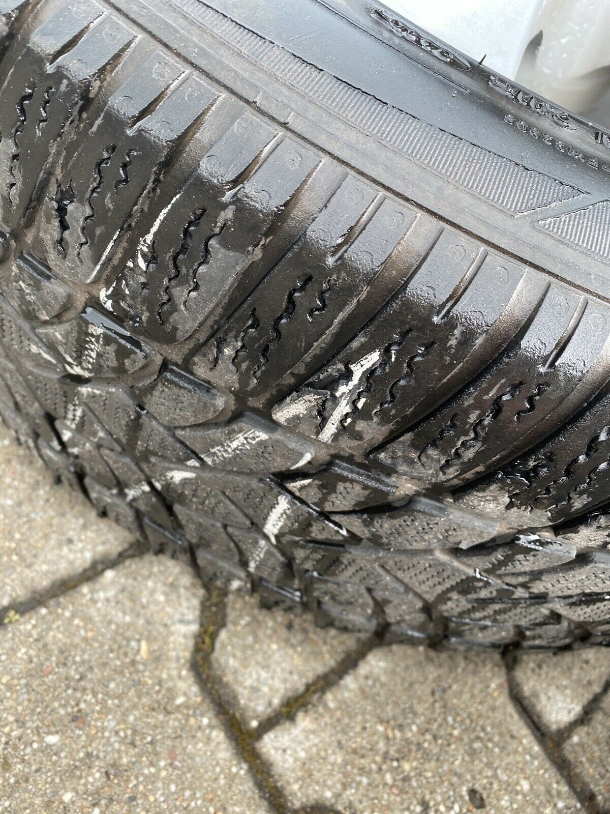 BMW F07 GT F01 DEZENT Alufelgen Winterreifen DUNLOP SP 245 50 R18 100H RSC RDCI